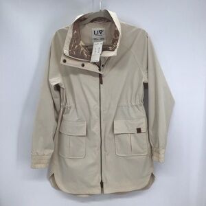 LIV Outdoors Women’s Water Resistant Lightweight Jacket Creme NWT Size S